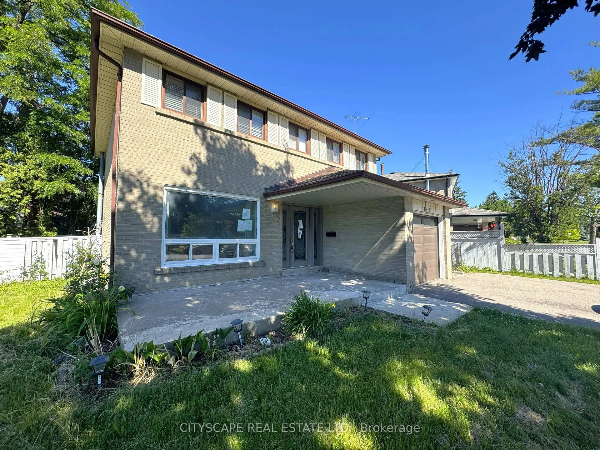 Photo 5 of 345 Silverstone Drive, Etobicoke, West Humber-Clairville — HOMEH