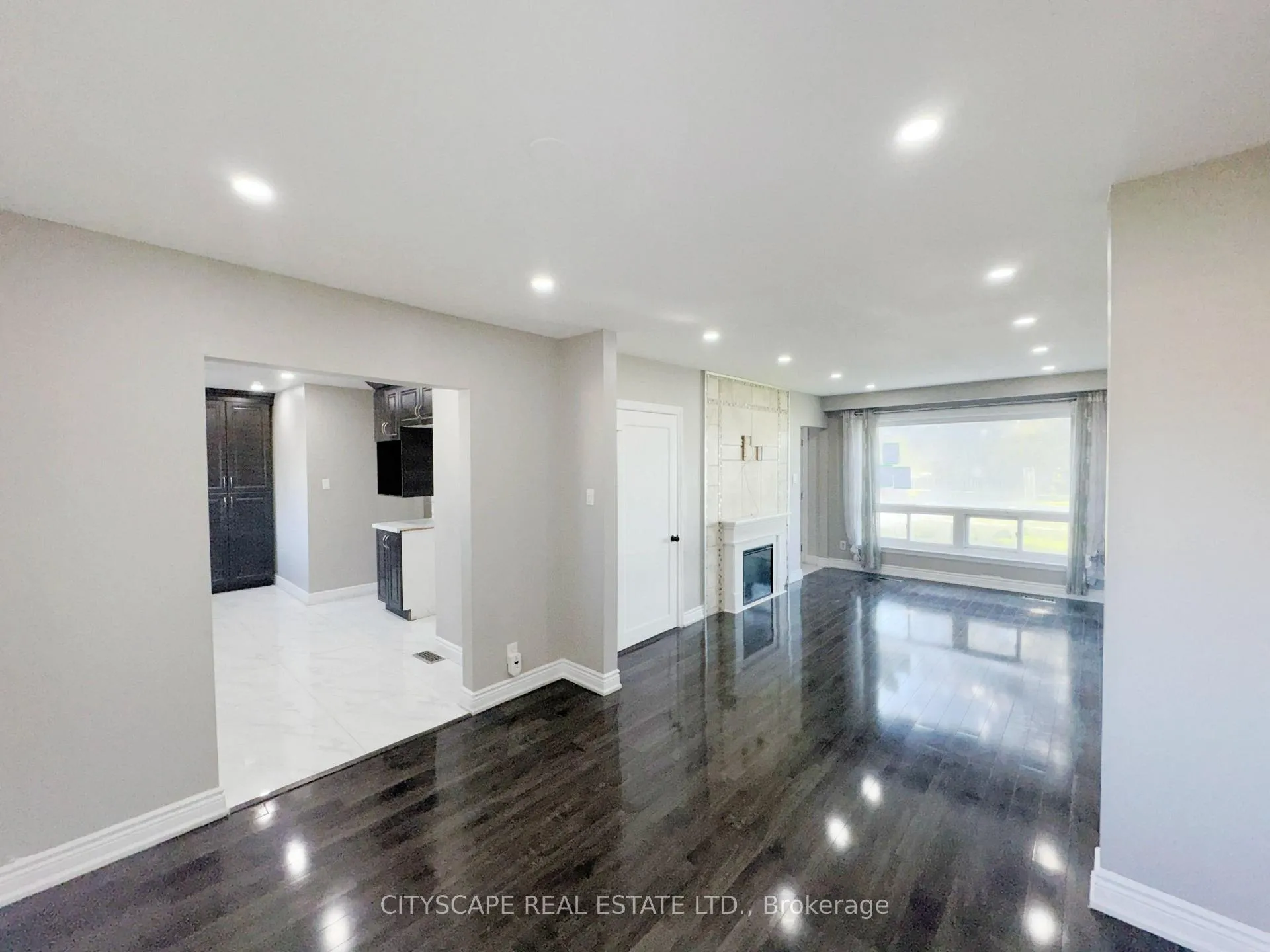 Photo 11 of 345 Silverstone Drive, Etobicoke, West Humber-Clairville — HOMEH