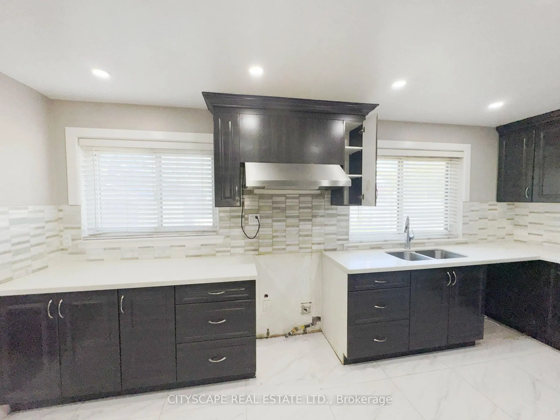 Photo 14 of 345 Silverstone Drive, Etobicoke, West Humber-Clairville — HOMEH