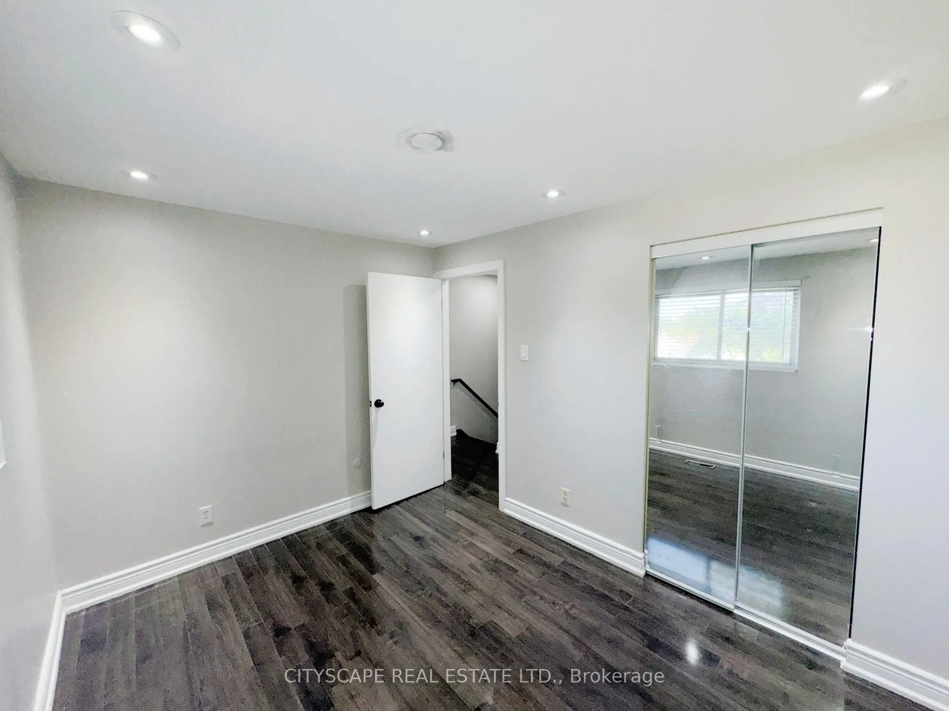 Photo 25 of 345 Silverstone Drive, Etobicoke, West Humber-Clairville — HOMEH