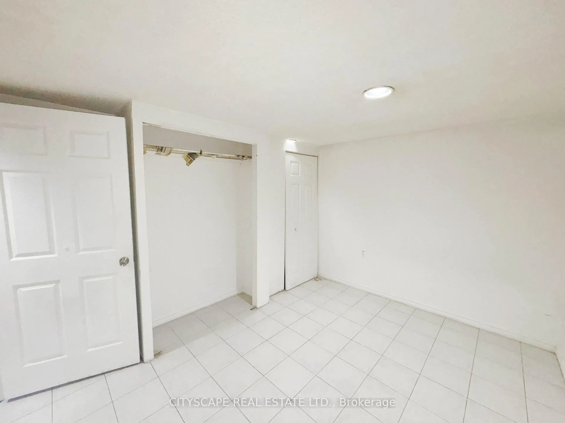Photo 37 of 345 Silverstone Drive, Etobicoke, West Humber-Clairville — HOMEH