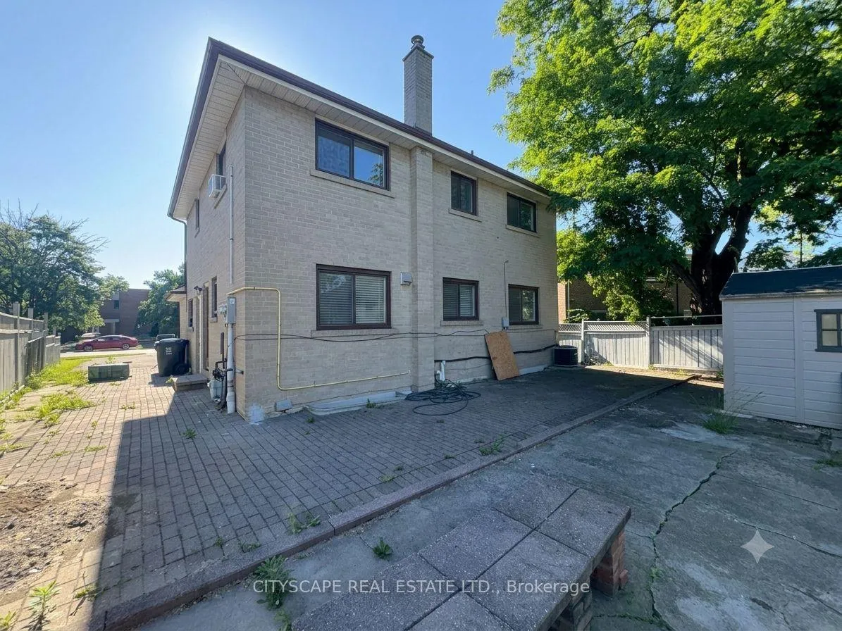 Photo 44 of 345 Silverstone Drive, Etobicoke, West Humber-Clairville — HOMEH