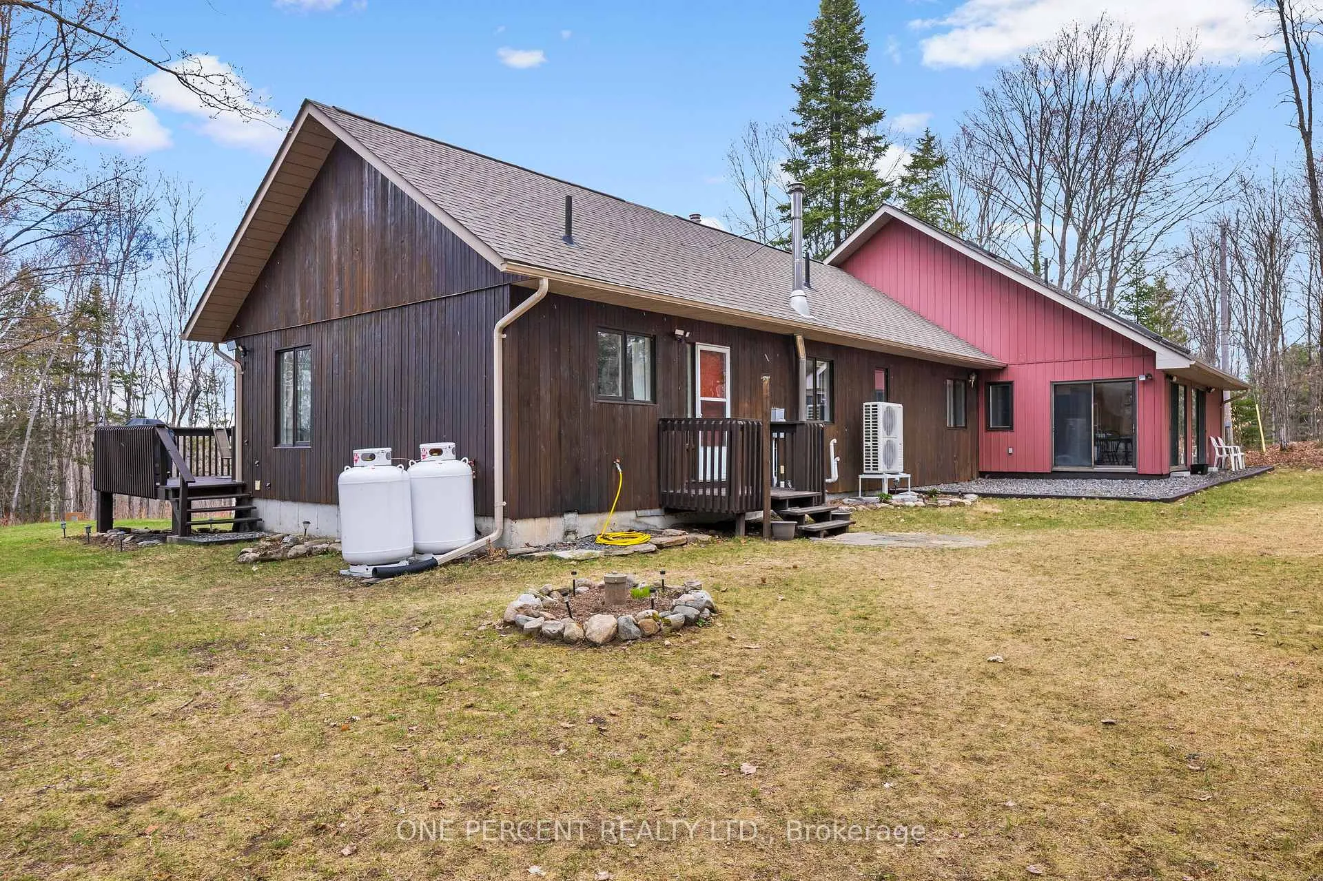 Photo 7 of 1069 Chalet Road, Dysart et al, Guilford — HOMEH