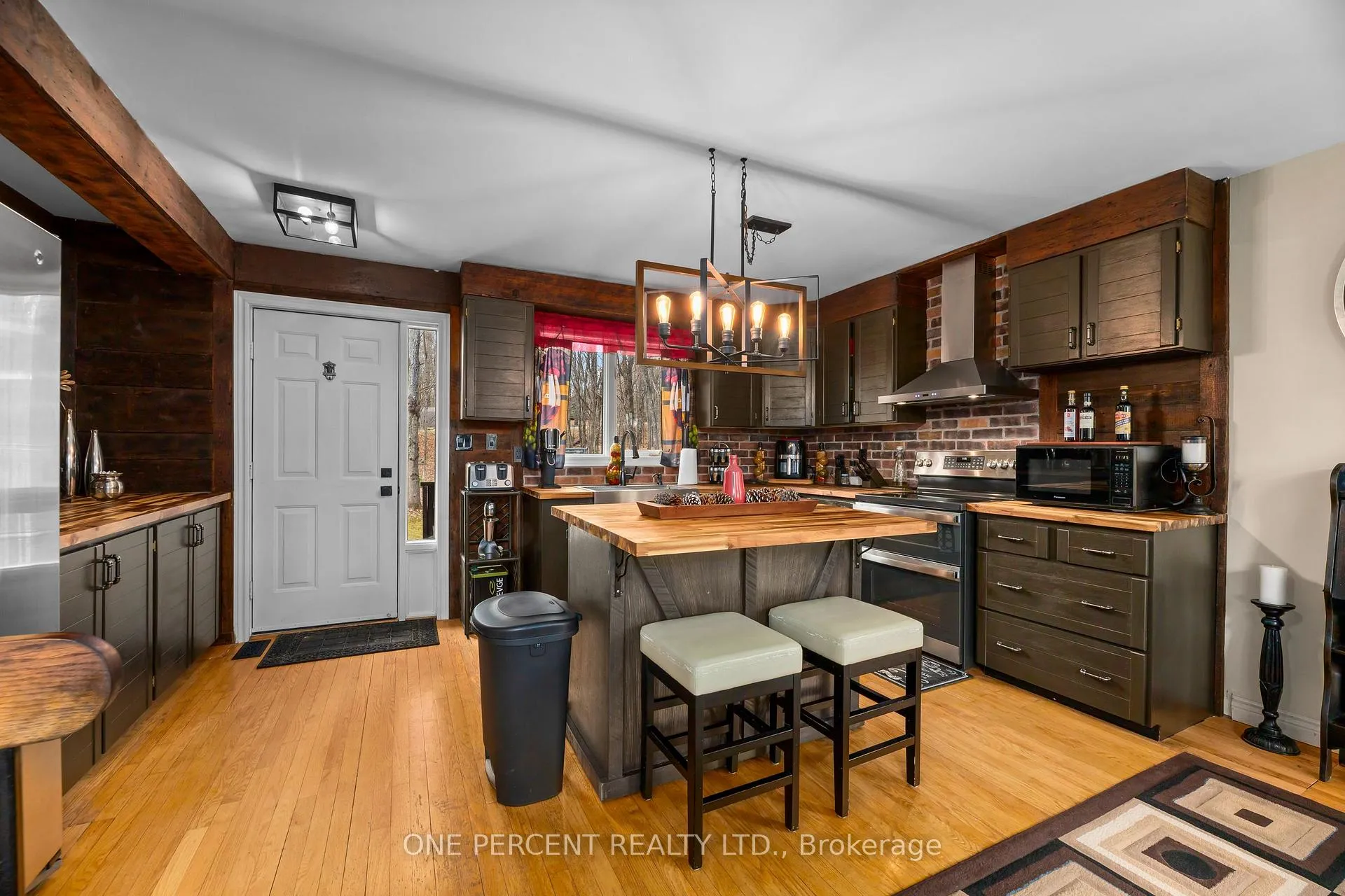 Photo 9 of 1069 Chalet Road, Dysart et al, Guilford — HOMEH