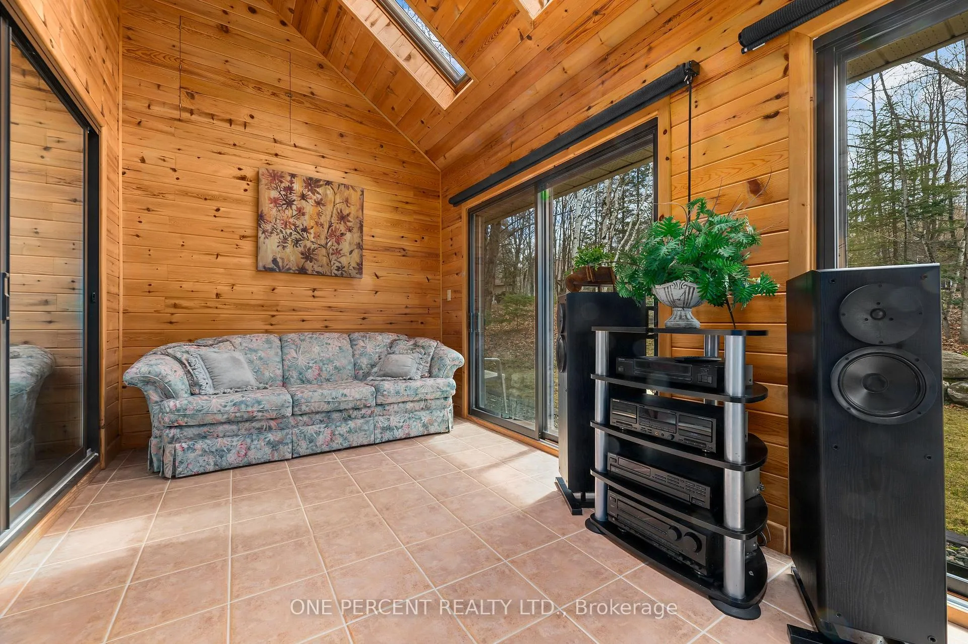 Photo 33 of 1069 Chalet Road, Dysart et al, Guilford — HOMEH