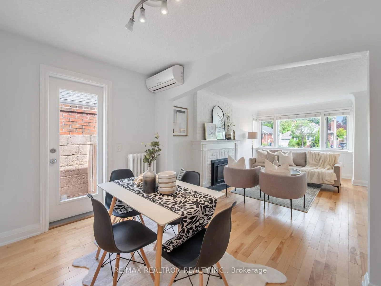 Photo 12 of 585 O'Connor Drive, Toronto, East York — HOMEH