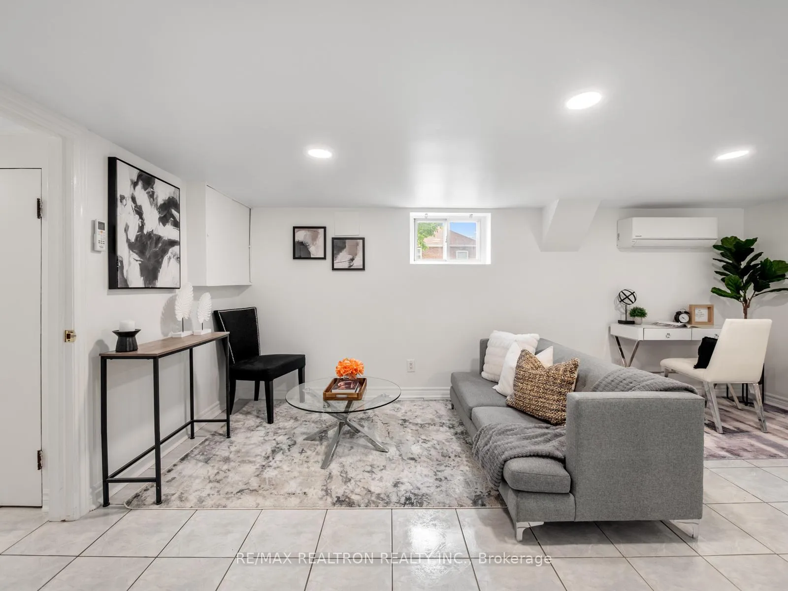 Photo 19 of 585 O'Connor Drive, Toronto, East York — HOMEH