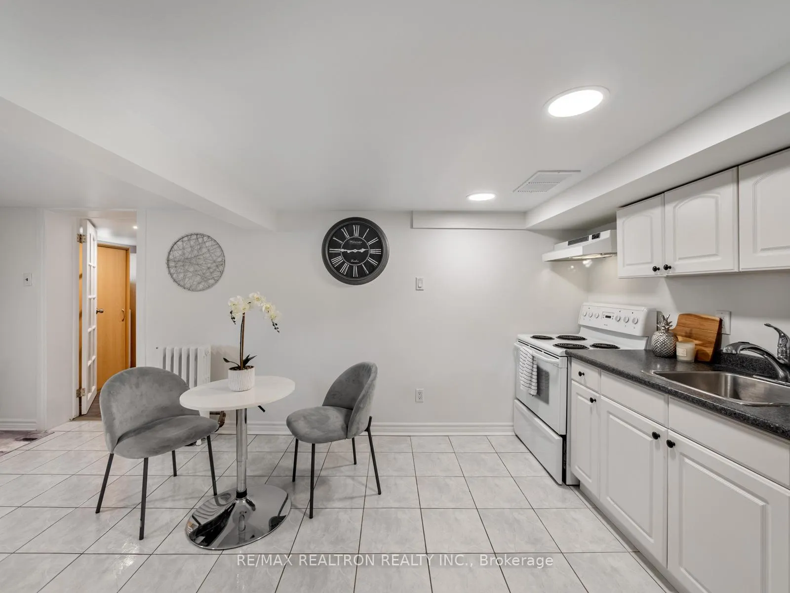 Photo 22 of 585 O'Connor Drive, Toronto, East York — HOMEH