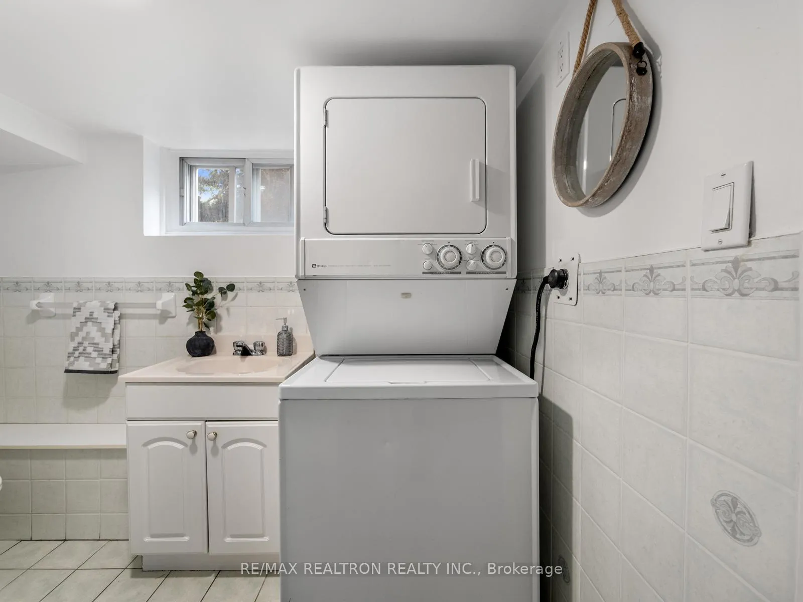 Photo 26 of 585 O'Connor Drive, Toronto, East York — HOMEH