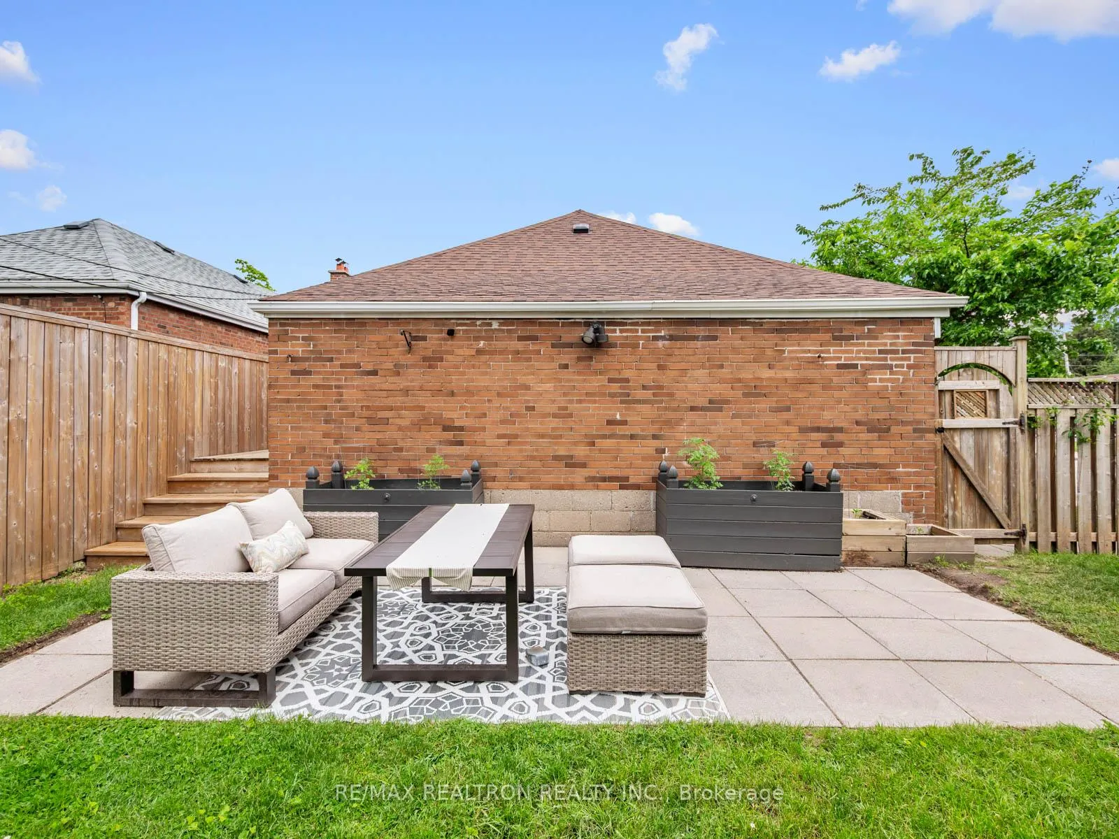 Photo 29 of 585 O'Connor Drive, Toronto, East York — HOMEH