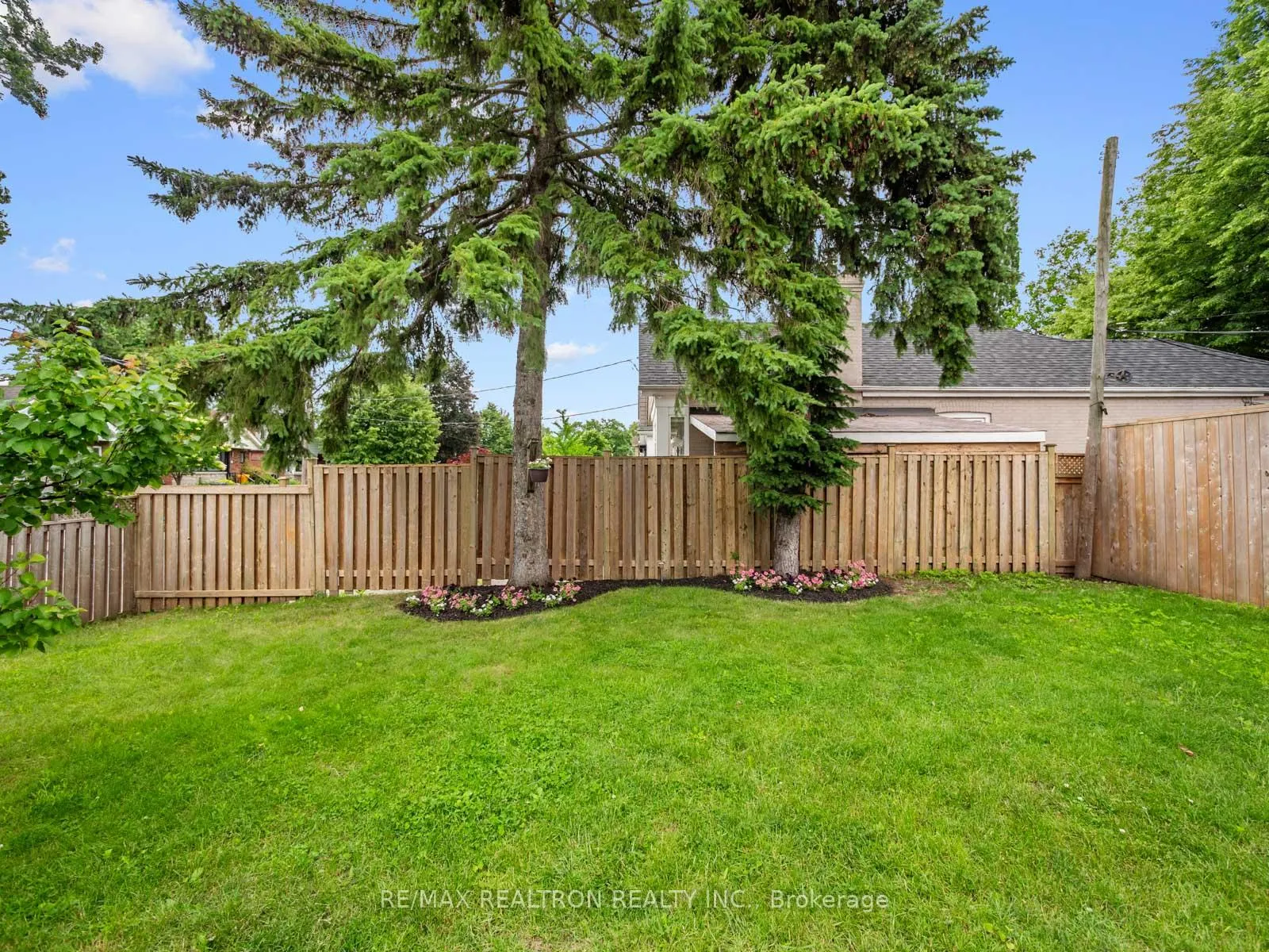Photo 30 of 585 O'Connor Drive, Toronto, East York — HOMEH