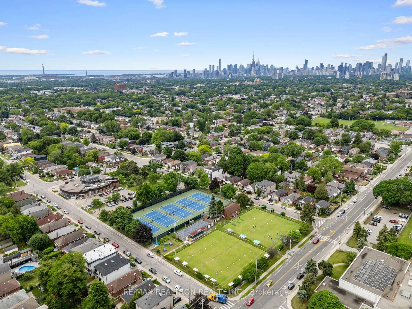 Photo 35 of 585 O'Connor Drive, Toronto, East York — HOMEH