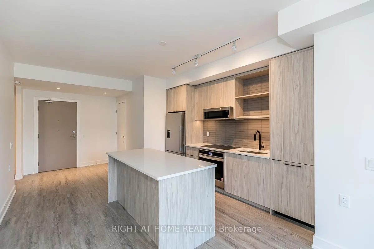 Photo 3 of Unit 617, 185 Dunlop Street E, Barrie, Lakeshore — HOMEH