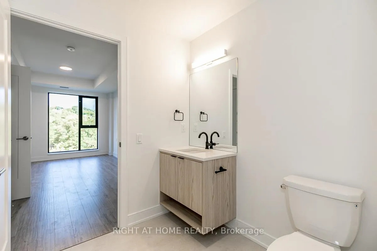 Photo 12 of Unit 617, 185 Dunlop Street E, Barrie, Lakeshore — HOMEH