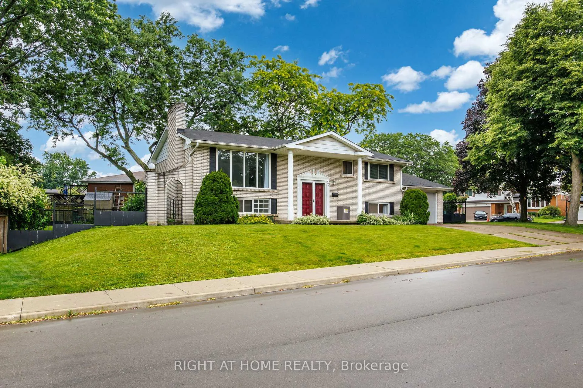 Photo 3 of 39 San Francisco Avenue, Hamilton, Mountview — HOMEH