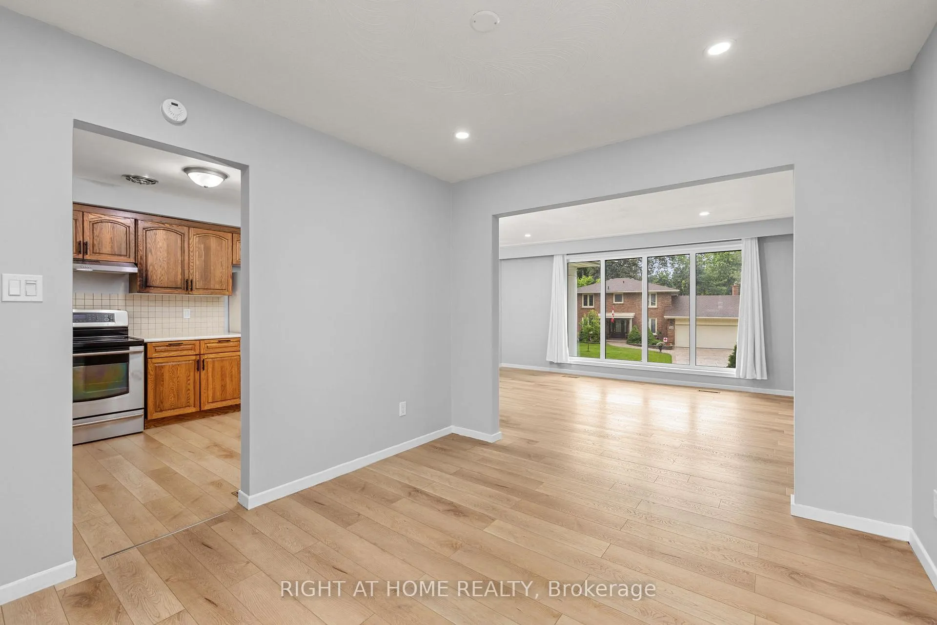 Photo 8 of 39 San Francisco Avenue, Hamilton, Mountview — HOMEH