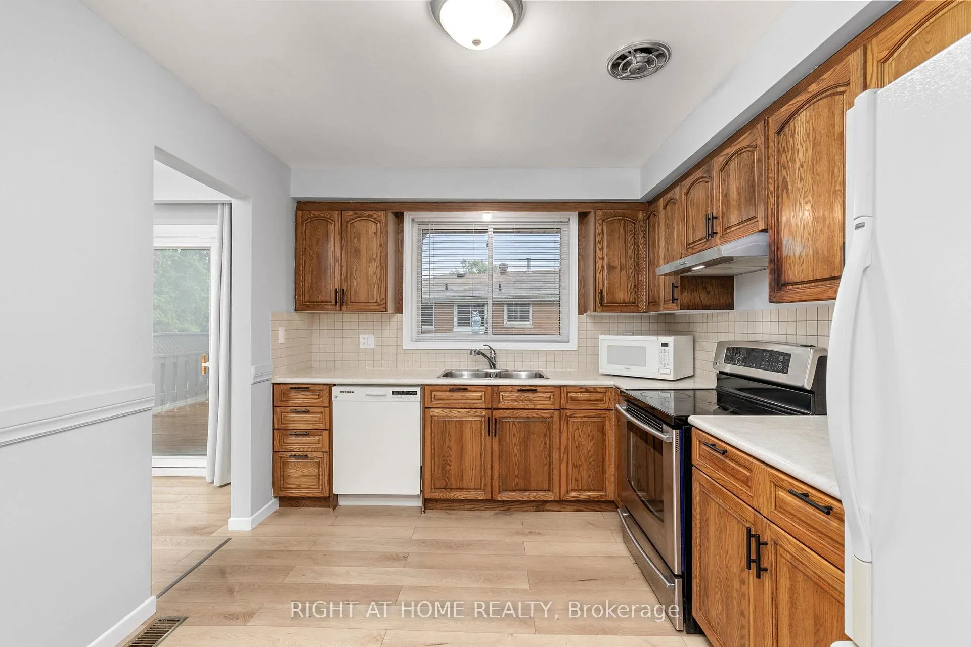 Photo 9 of 39 San Francisco Avenue, Hamilton, Mountview — HOMEH