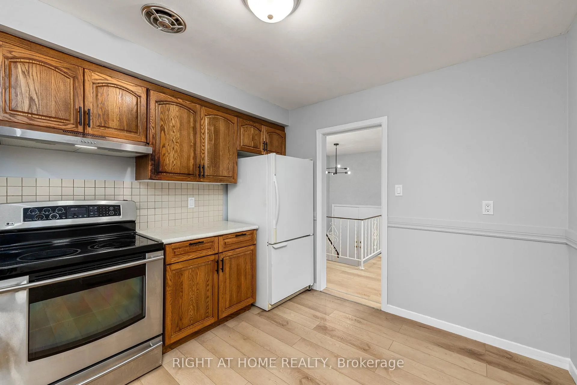 Photo 11 of 39 San Francisco Avenue, Hamilton, Mountview — HOMEH