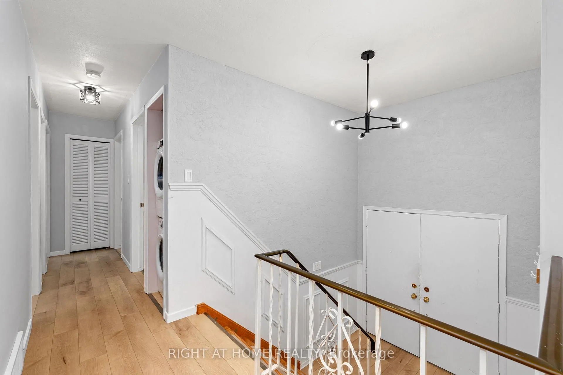 Photo 12 of 39 San Francisco Avenue, Hamilton, Mountview — HOMEH