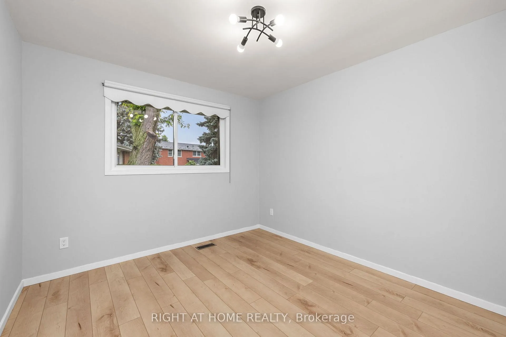 Photo 15 of 39 San Francisco Avenue, Hamilton, Mountview — HOMEH