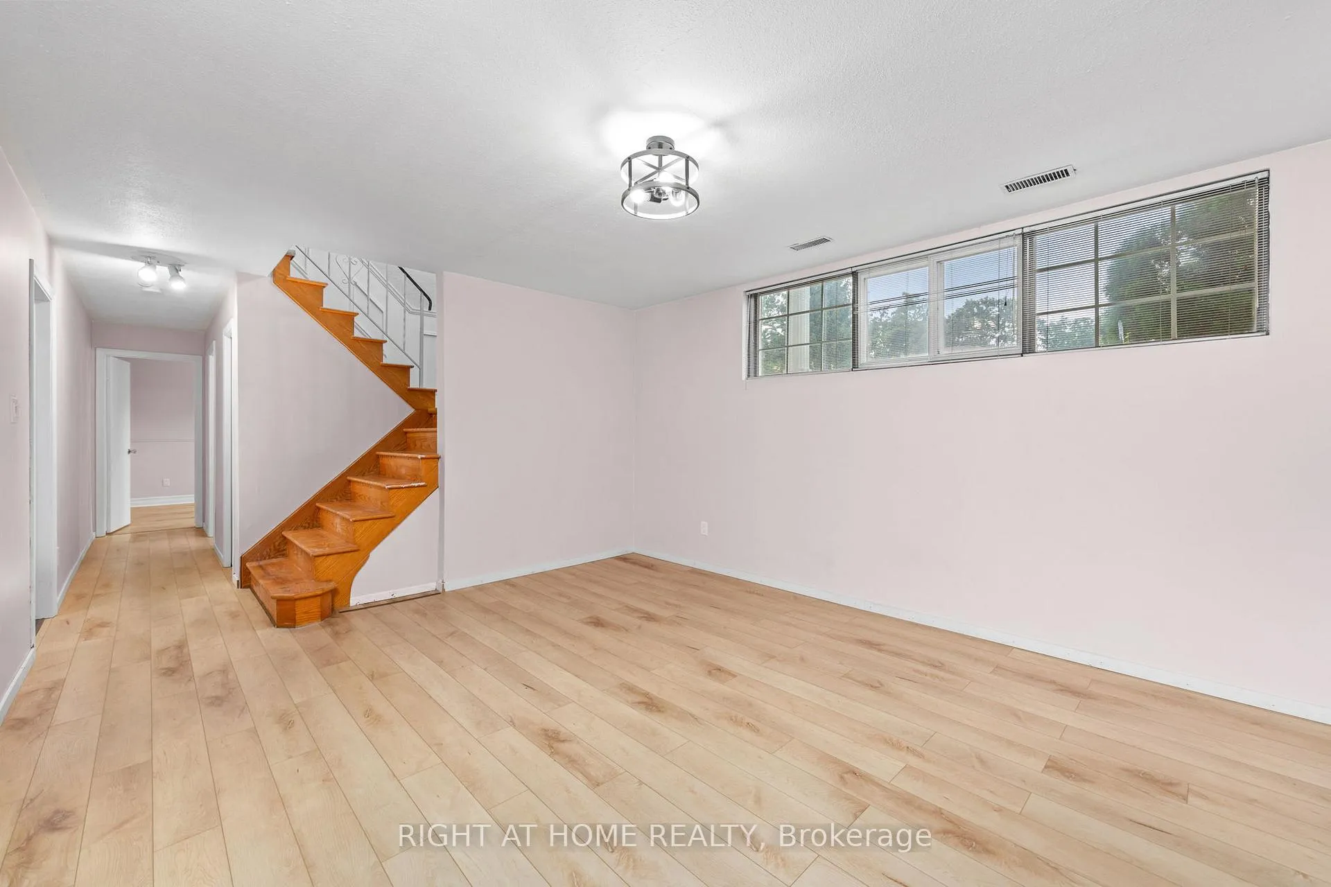 Photo 23 of 39 San Francisco Avenue, Hamilton, Mountview — HOMEH