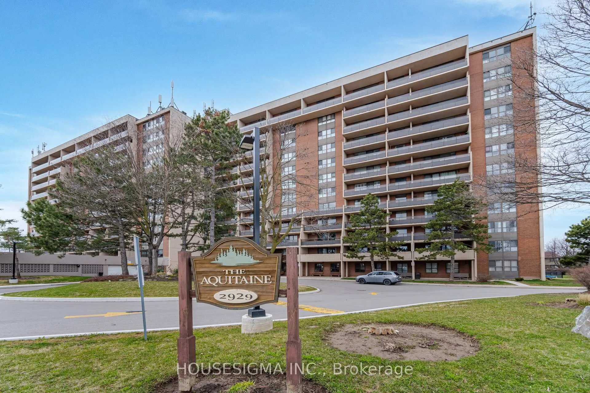 Front of Unit 408, 2929 Aquitaine Avenue