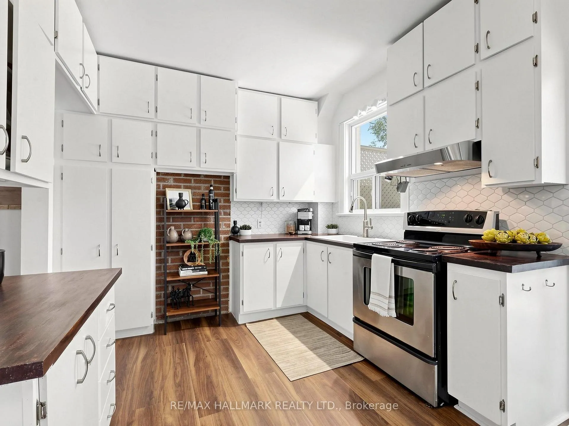 Photo 9 of 12 Richard Avenue, Toronto, Greenwood-Coxwell — HOMEH