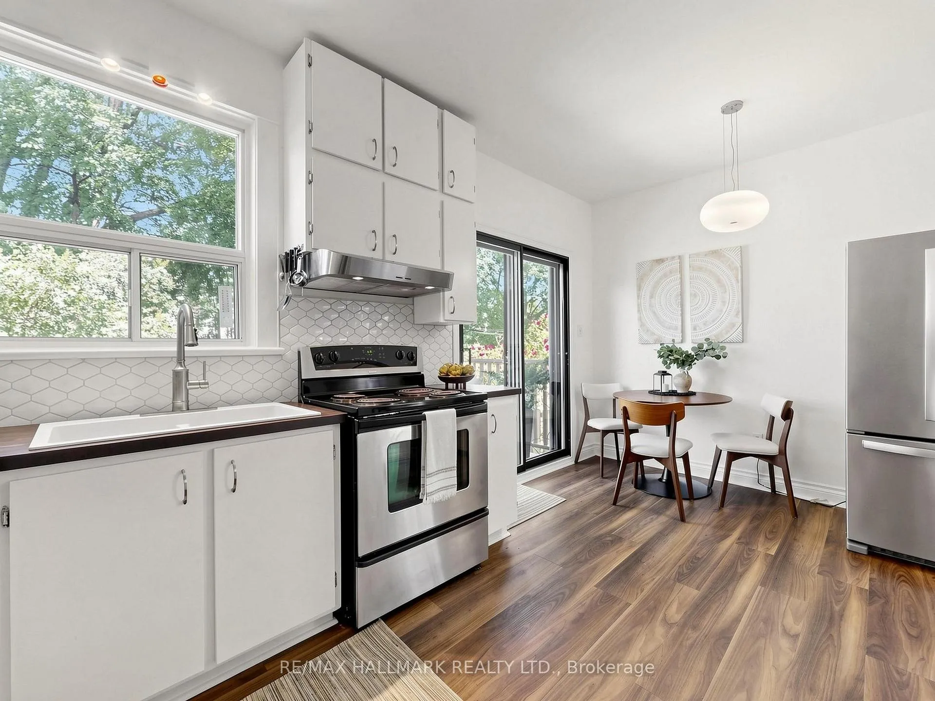 Photo 11 of 12 Richard Avenue, Toronto, Greenwood-Coxwell — HOMEH