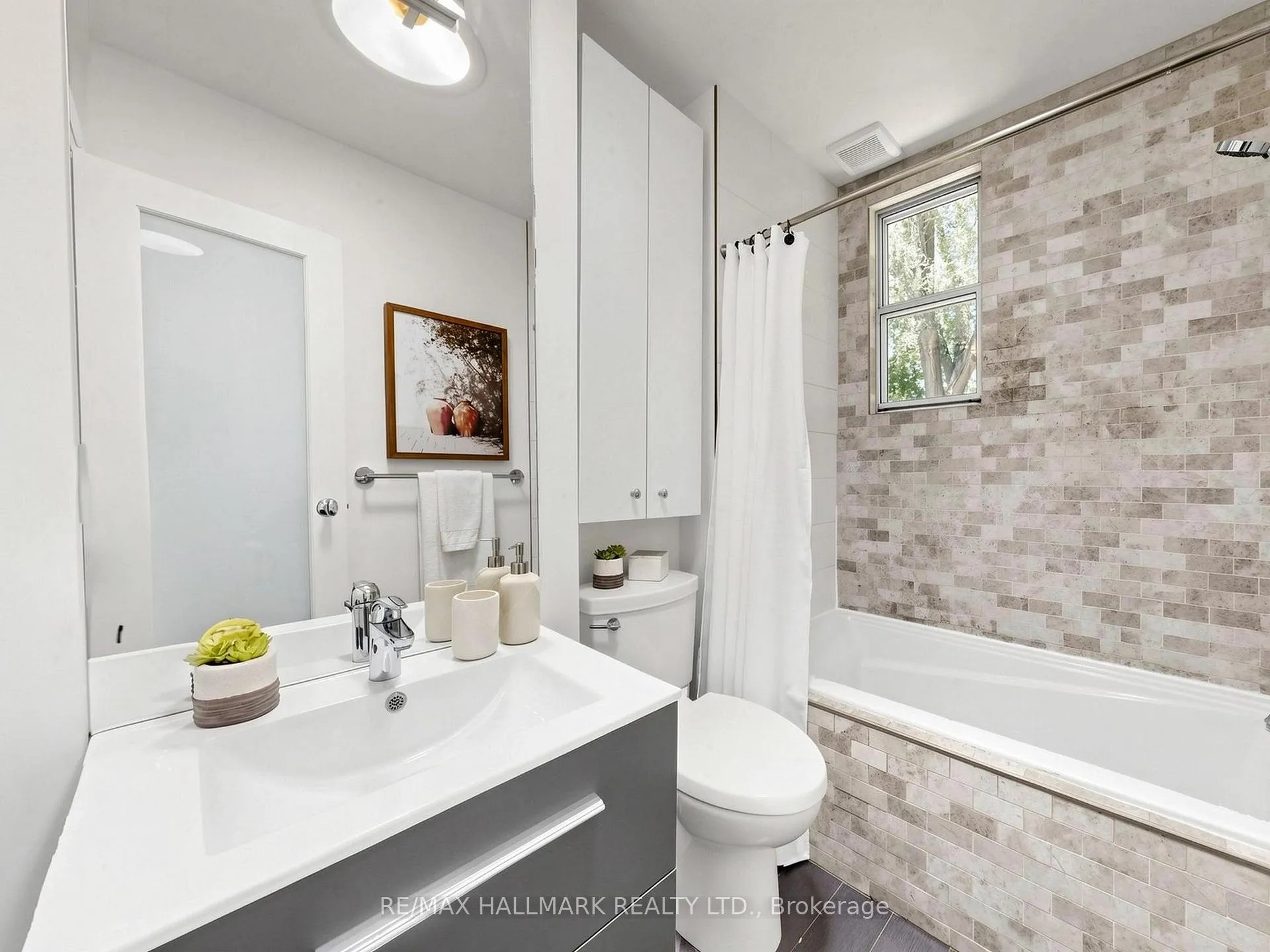 Photo 23 of 12 Richard Avenue, Toronto, Greenwood-Coxwell — HOMEH