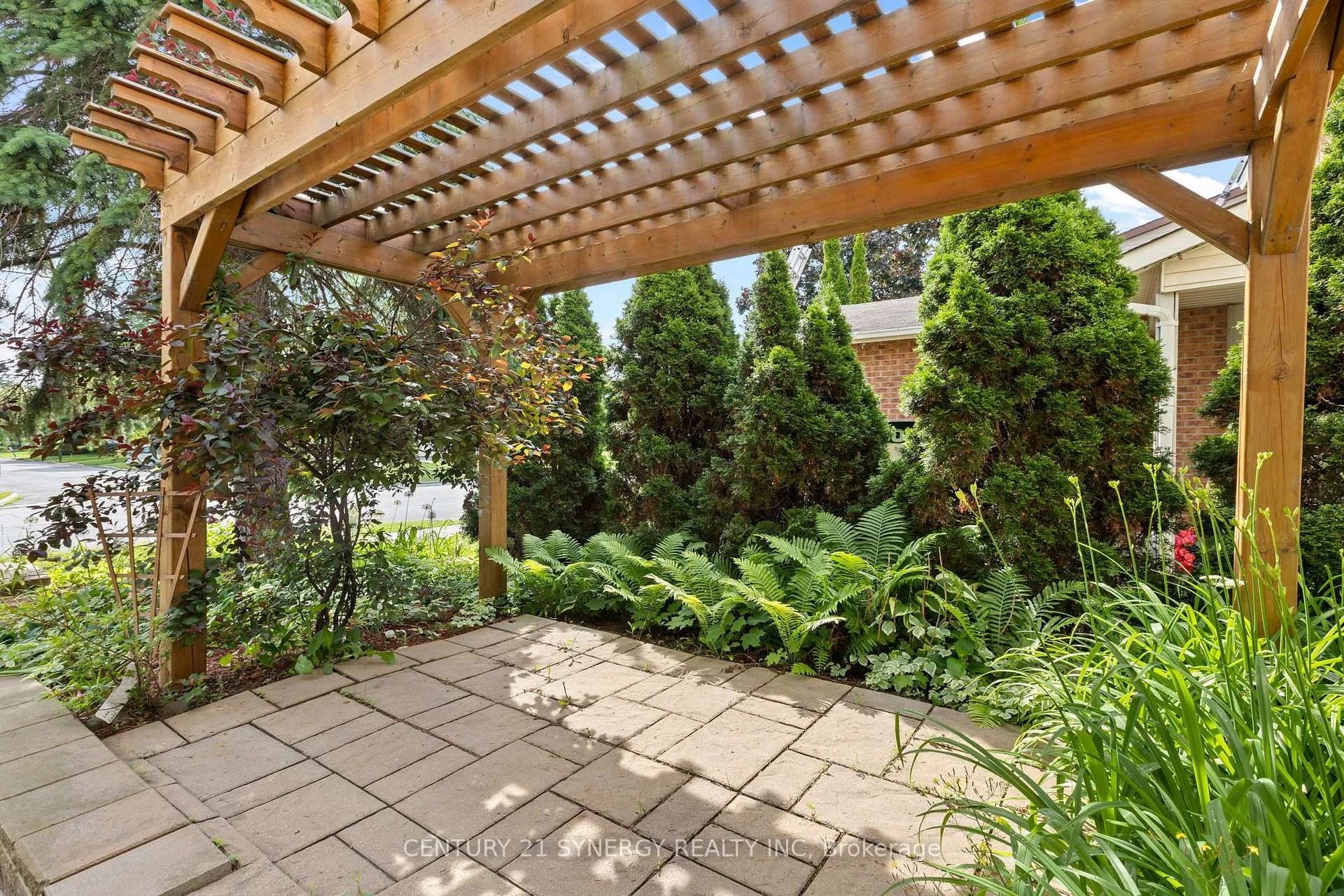 Photo 3 of 1626 Prestwick Drive, Ottawa, Queenswood Heights South — HOMEH