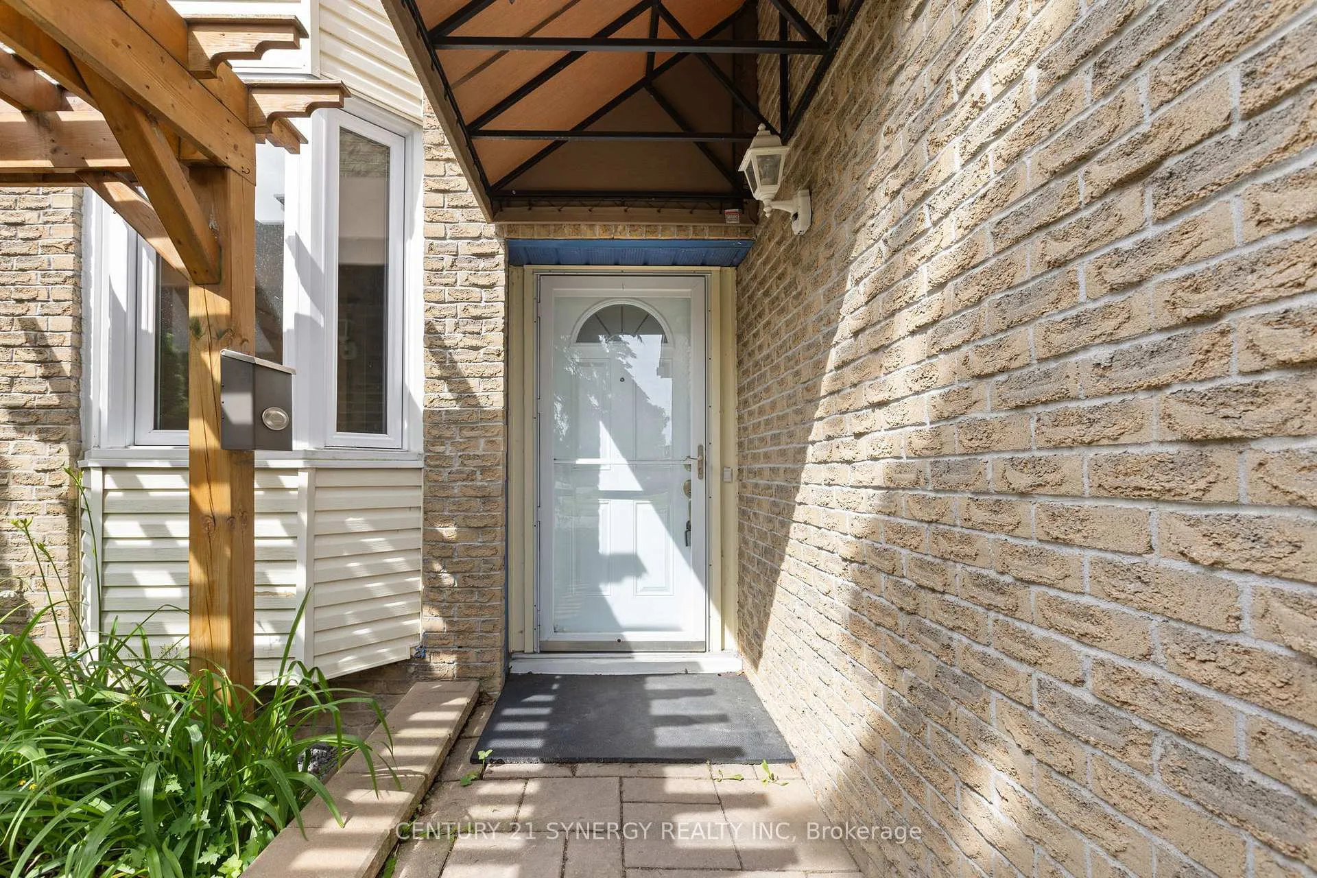 Photo 5 of 1626 Prestwick Drive, Ottawa, Queenswood Heights South — HOMEH