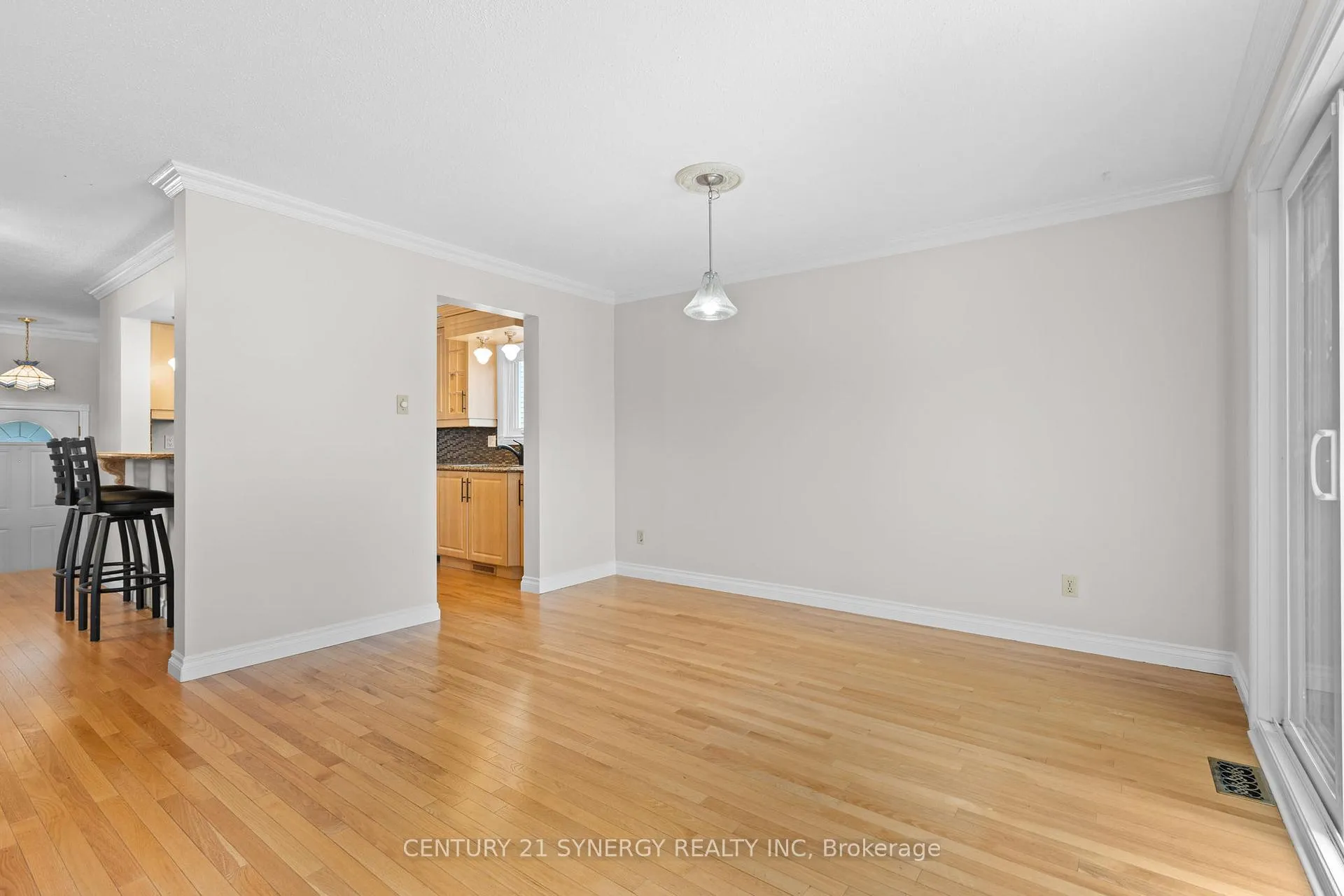 Photo 14 of 1626 Prestwick Drive, Ottawa, Queenswood Heights South — HOMEH
