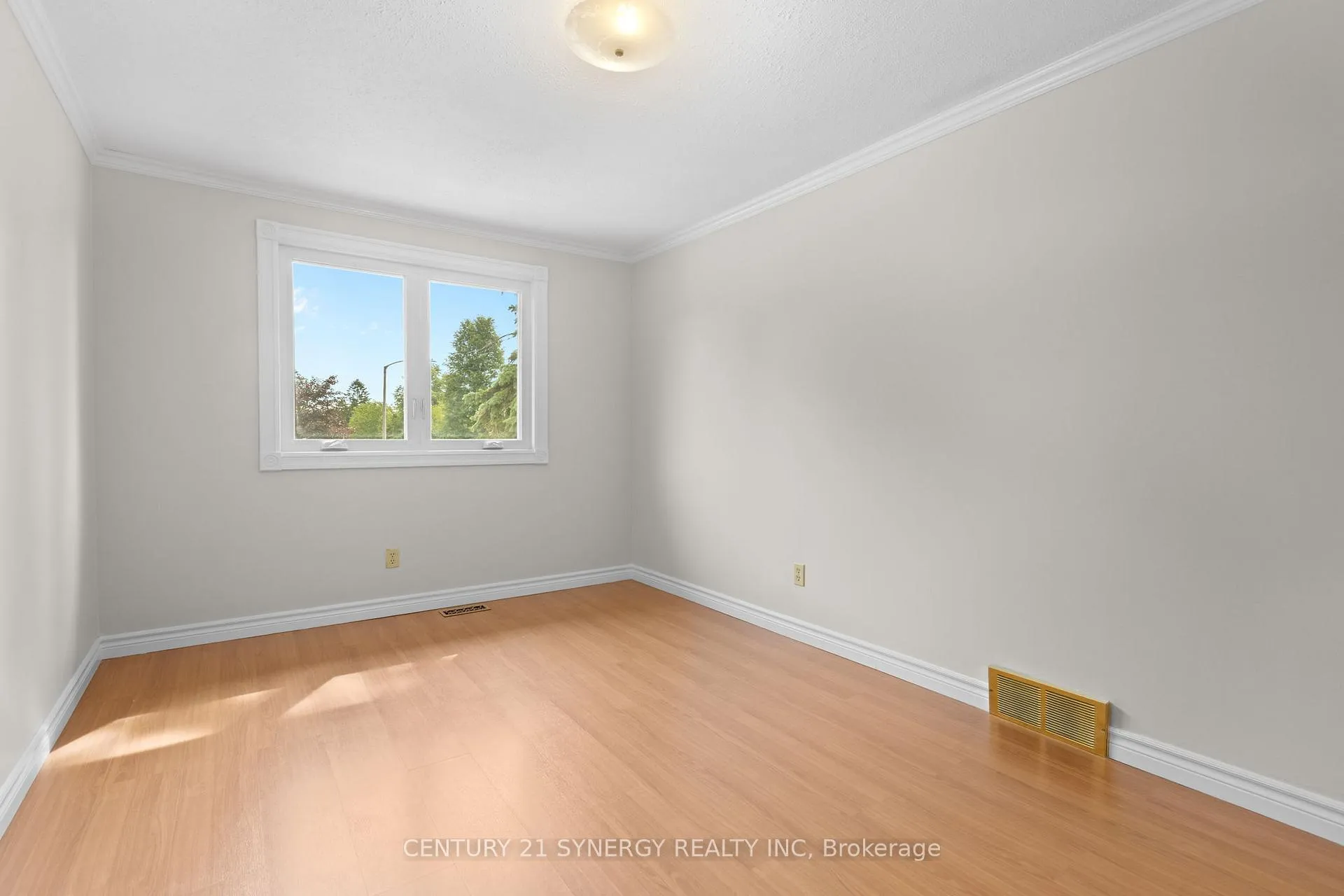 Photo 22 of 1626 Prestwick Drive, Ottawa, Queenswood Heights South — HOMEH