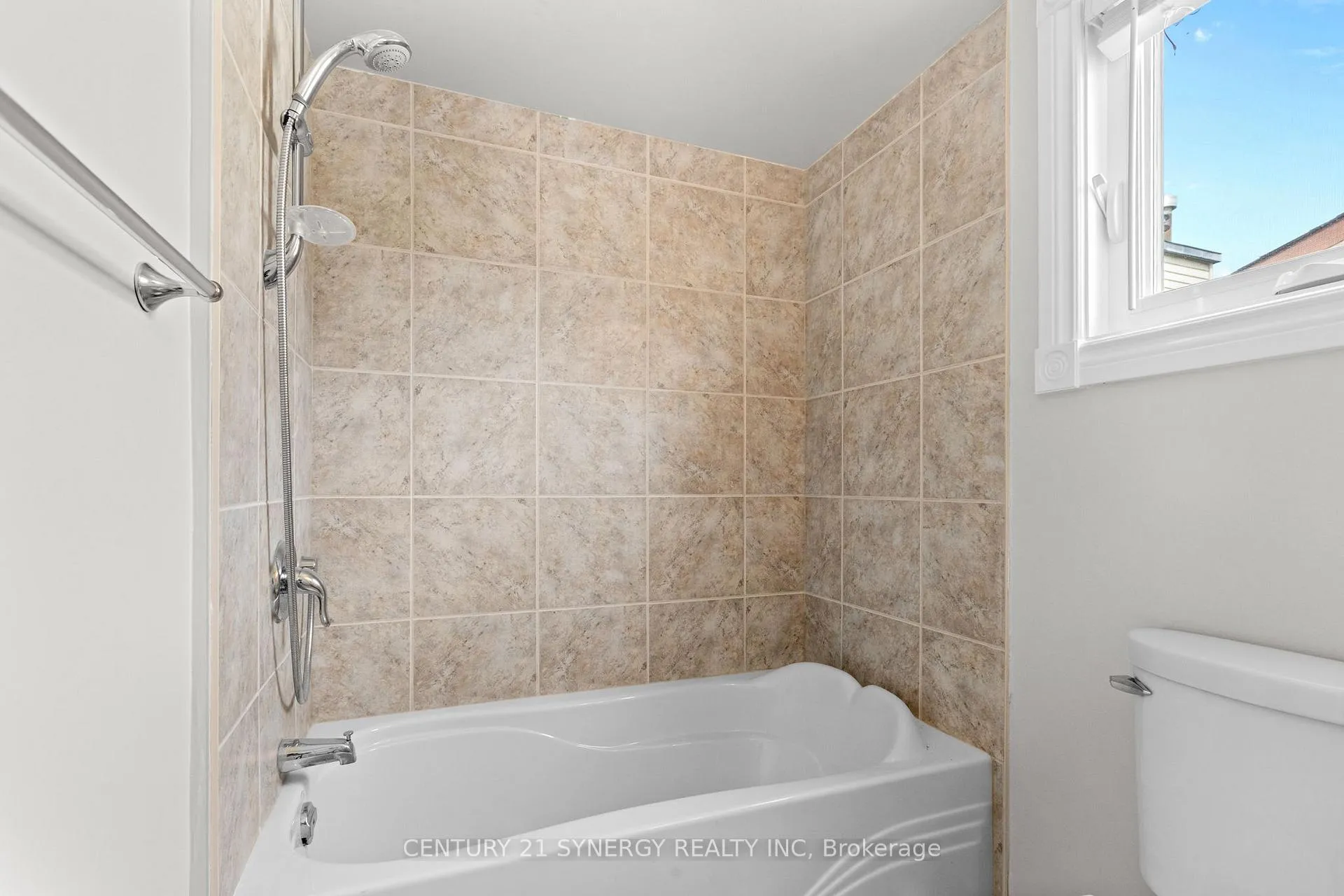 Photo 33 of 1626 Prestwick Drive, Ottawa, Queenswood Heights South — HOMEH