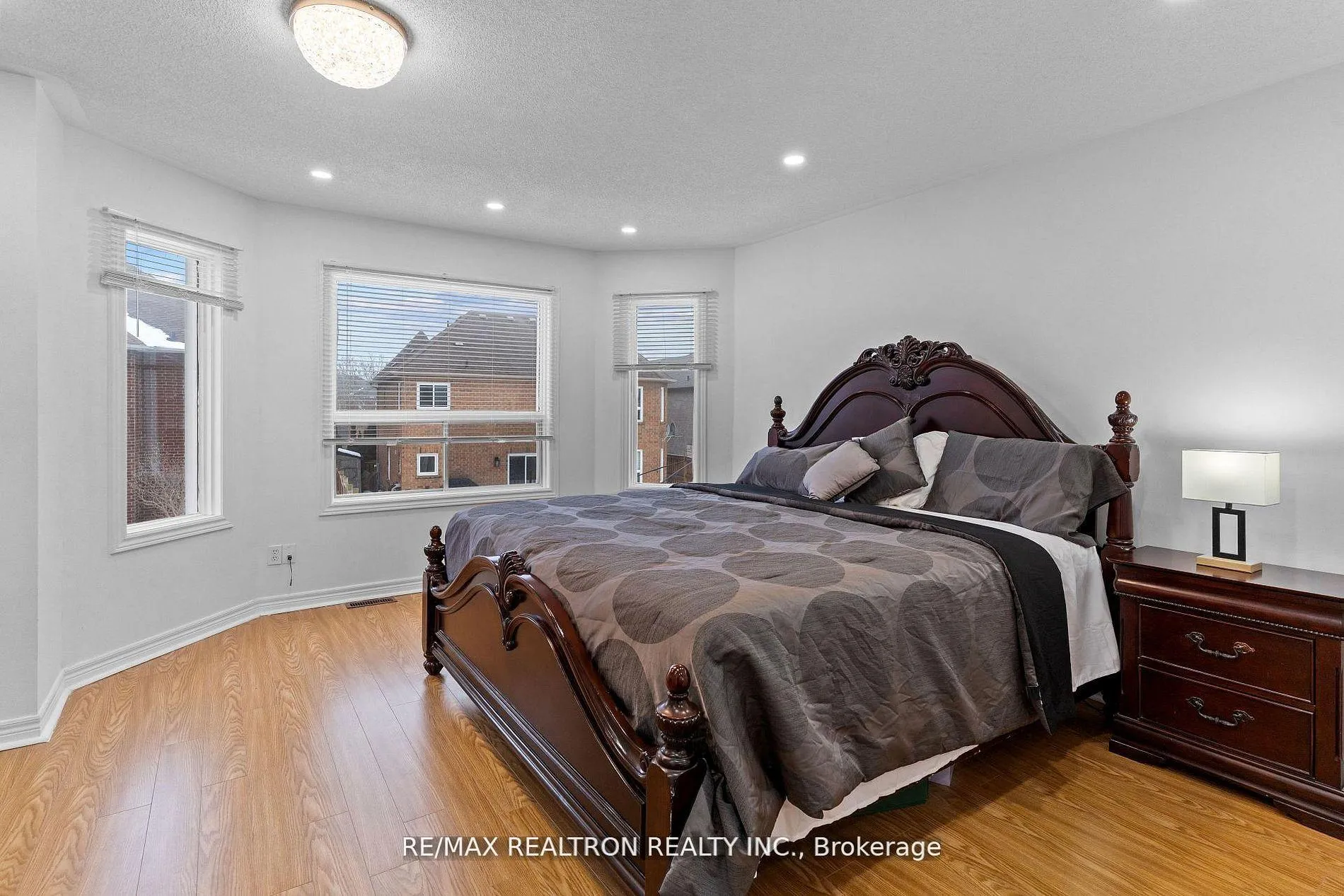 Photo 15 of 13 Freeston Crescent, Ajax, Central West — HOMEH