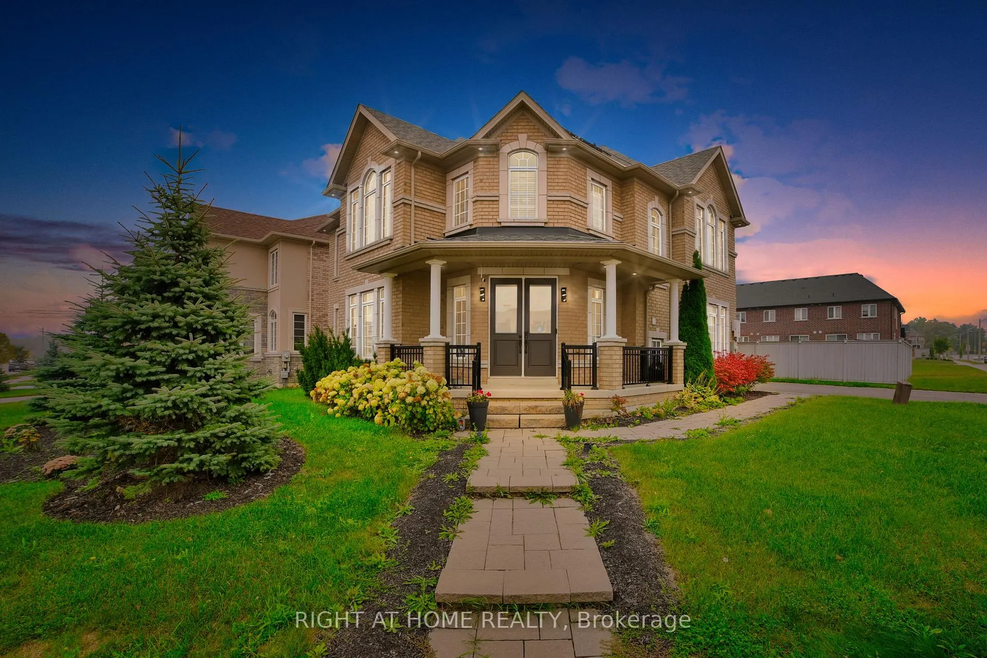 Photo 1 of 288 Raymond Road, Hamilton, Meadowlands — HOMEH