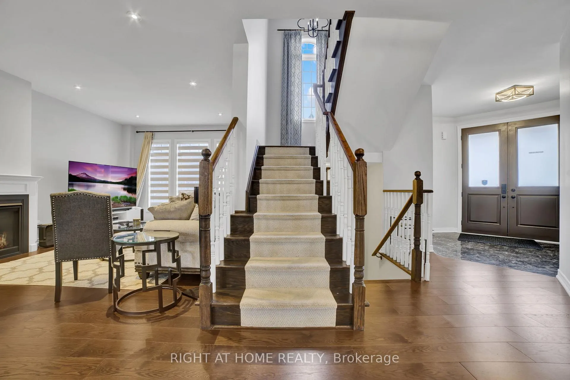 Photo 8 of 288 Raymond Road, Hamilton, Meadowlands — HOMEH