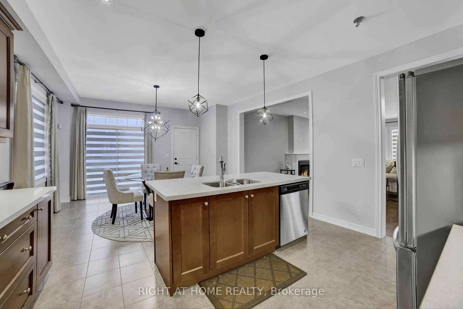 Photo 16 of 288 Raymond Road, Hamilton, Meadowlands — HOMEH