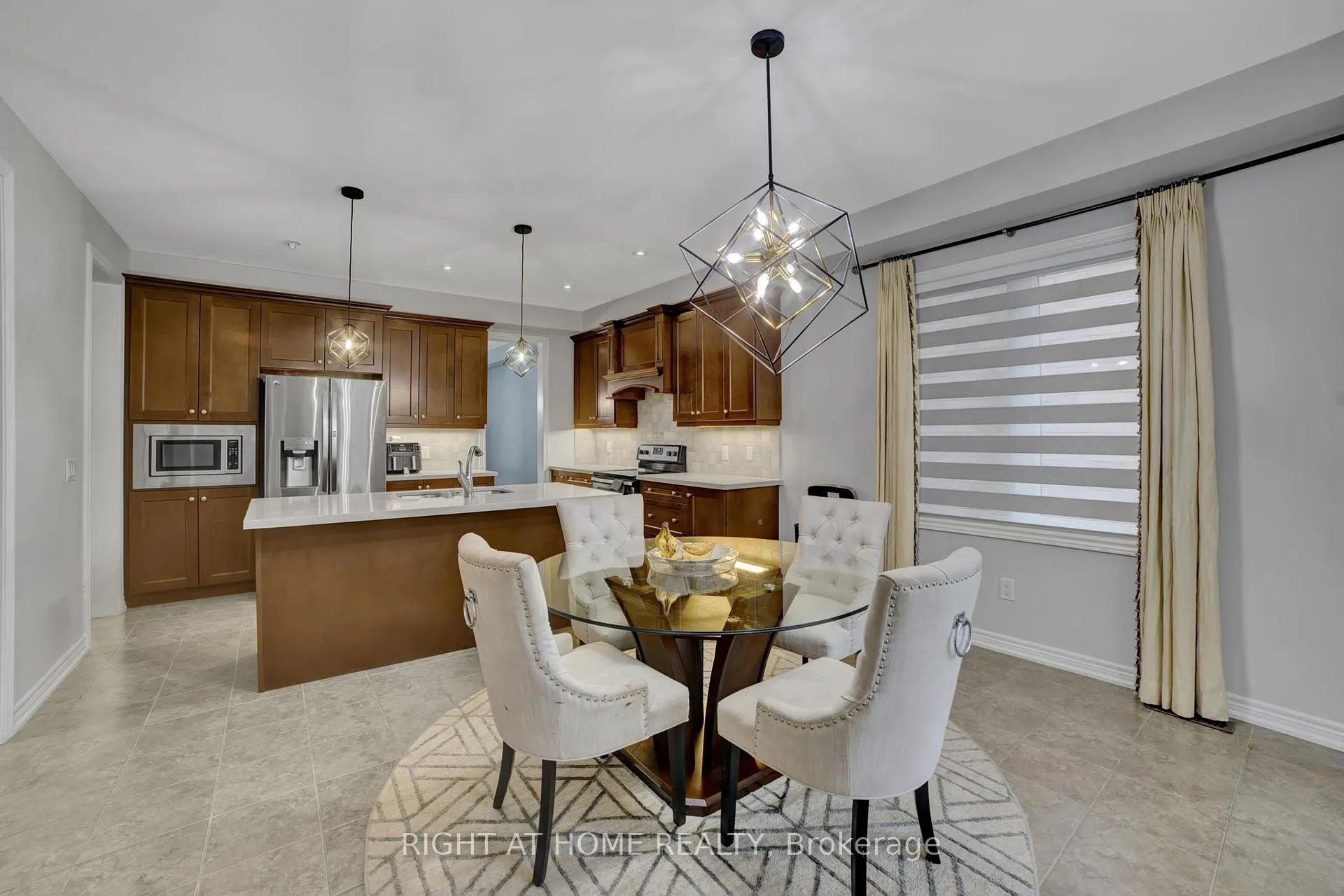 Photo 21 of 288 Raymond Road, Hamilton, Meadowlands — HOMEH