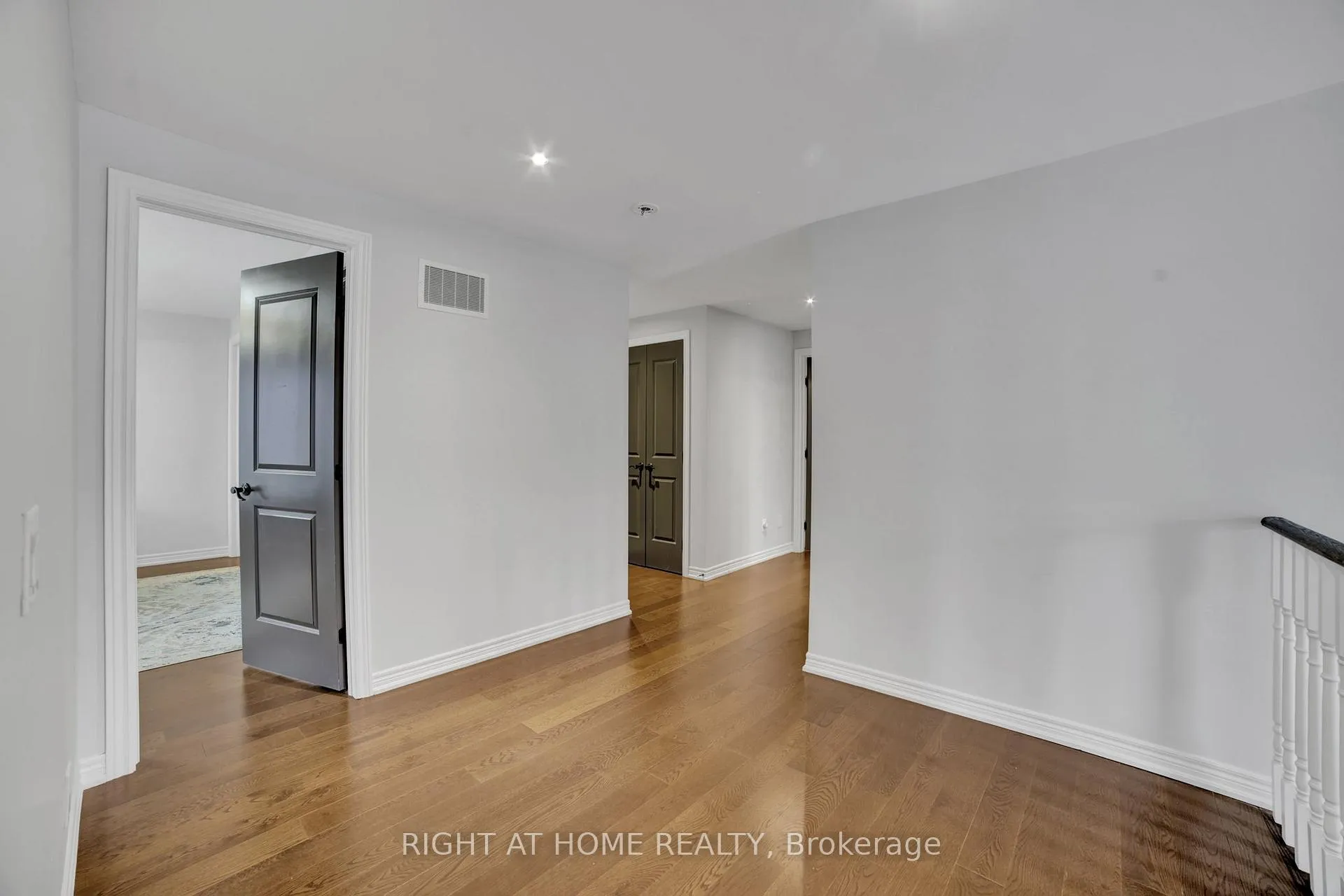 Photo 27 of 288 Raymond Road, Hamilton, Meadowlands — HOMEH