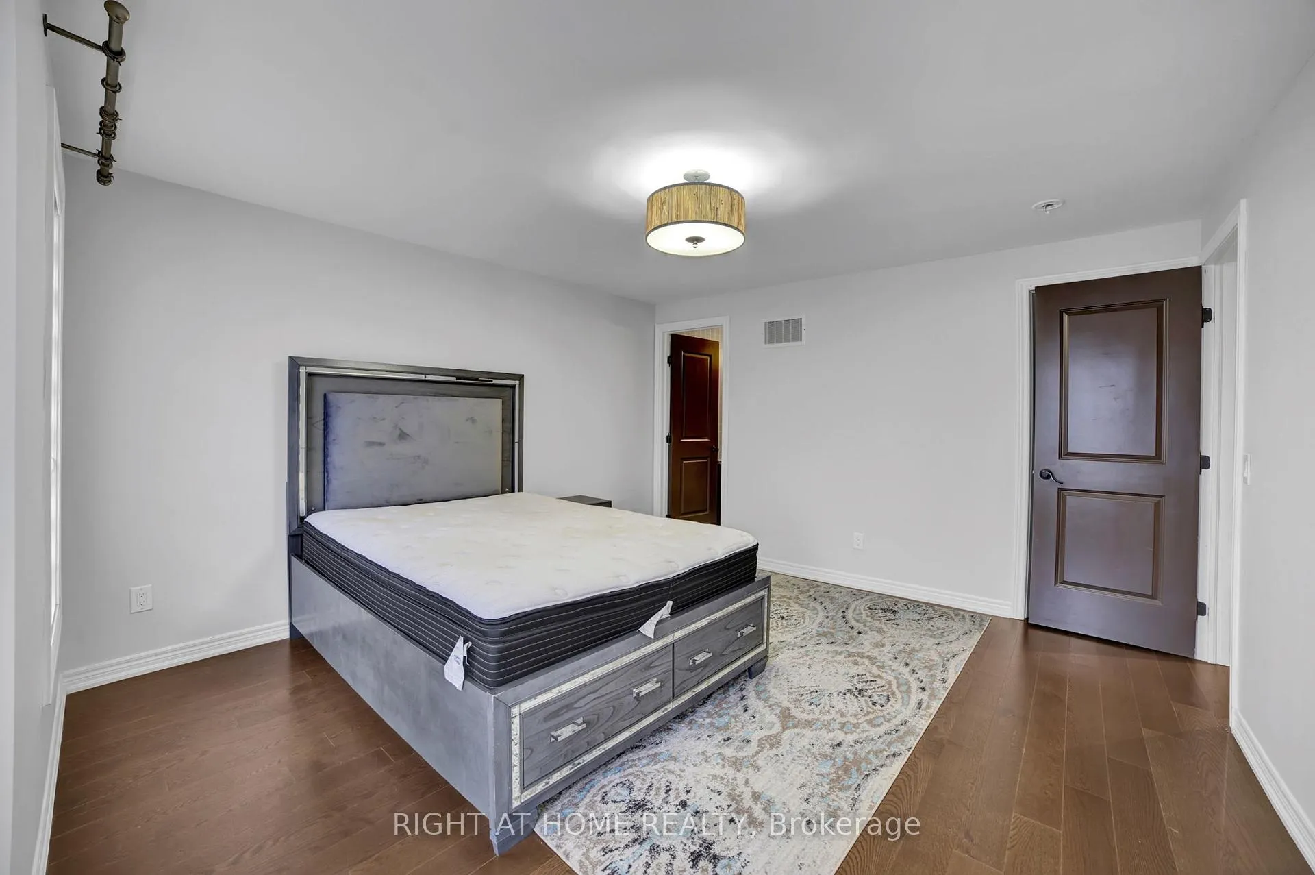 Photo 29 of 288 Raymond Road, Hamilton, Meadowlands — HOMEH