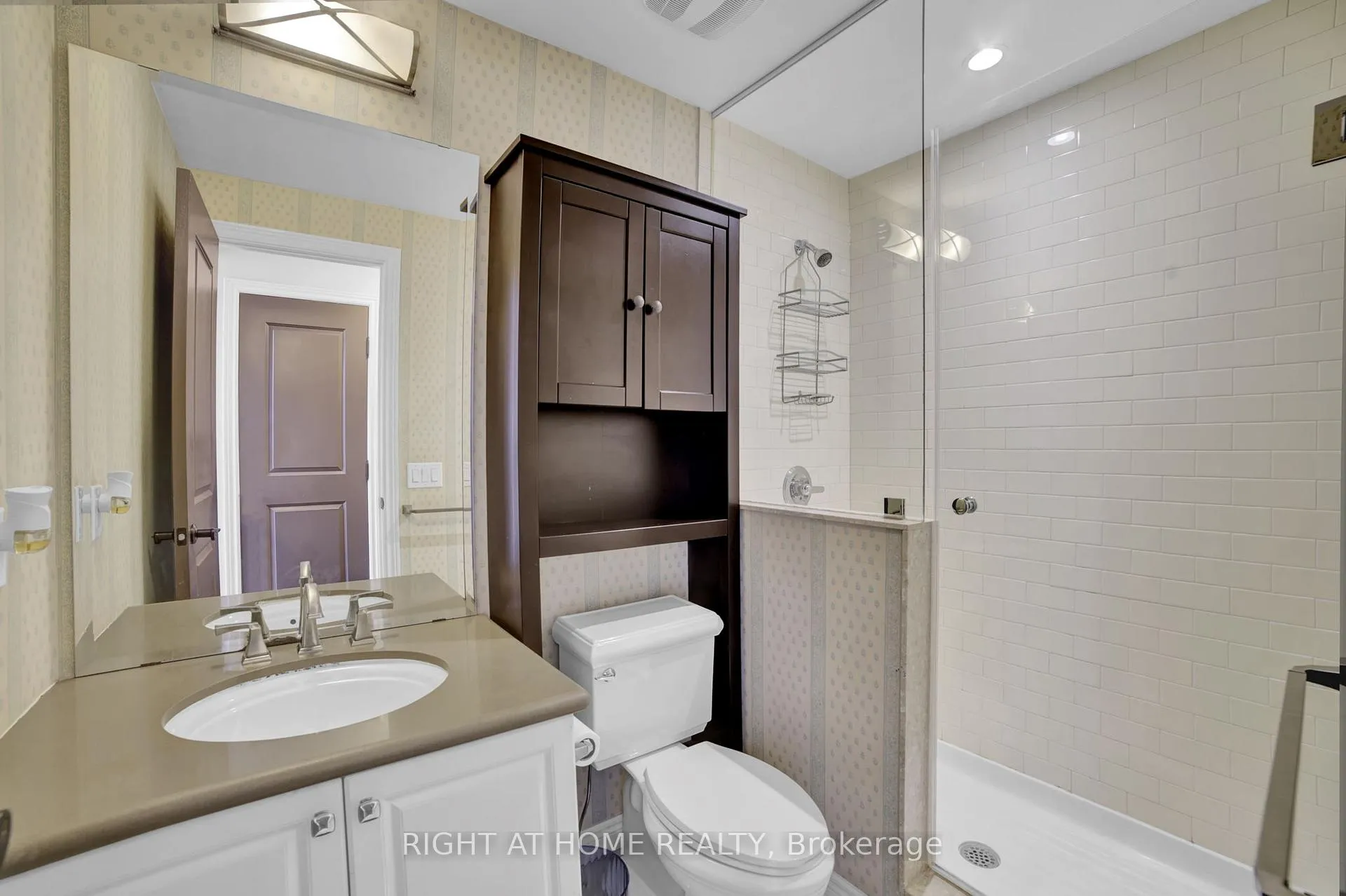 Photo 34 of 288 Raymond Road, Hamilton, Meadowlands — HOMEH
