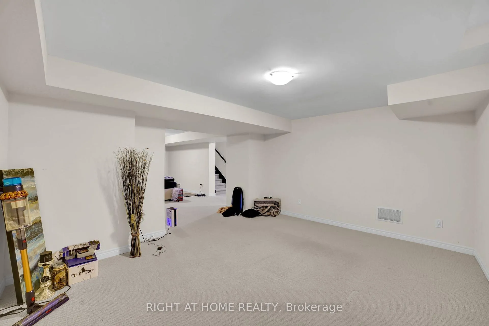 Photo 41 of 288 Raymond Road, Hamilton, Meadowlands — HOMEH