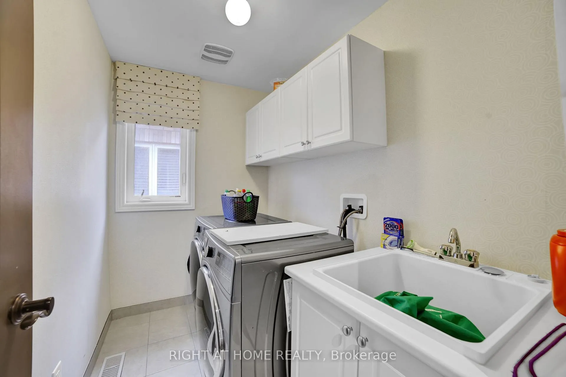 Photo 43 of 288 Raymond Road, Hamilton, Meadowlands — HOMEH