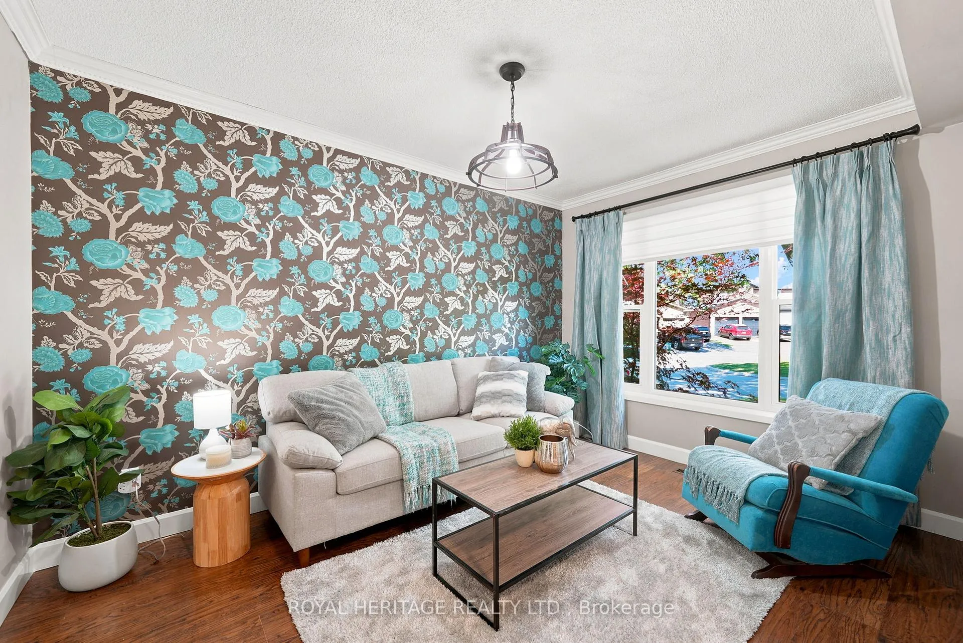 Photo 5 of 689 Pascoe Court, Oshawa, Pinecrest — HOMEH