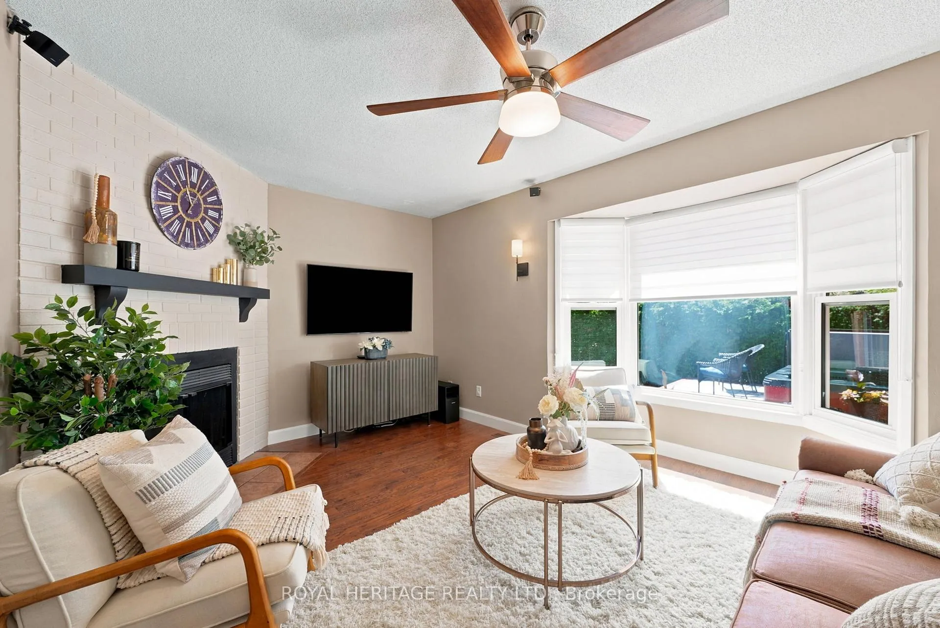 Photo 7 of 689 Pascoe Court, Oshawa, Pinecrest — HOMEH
