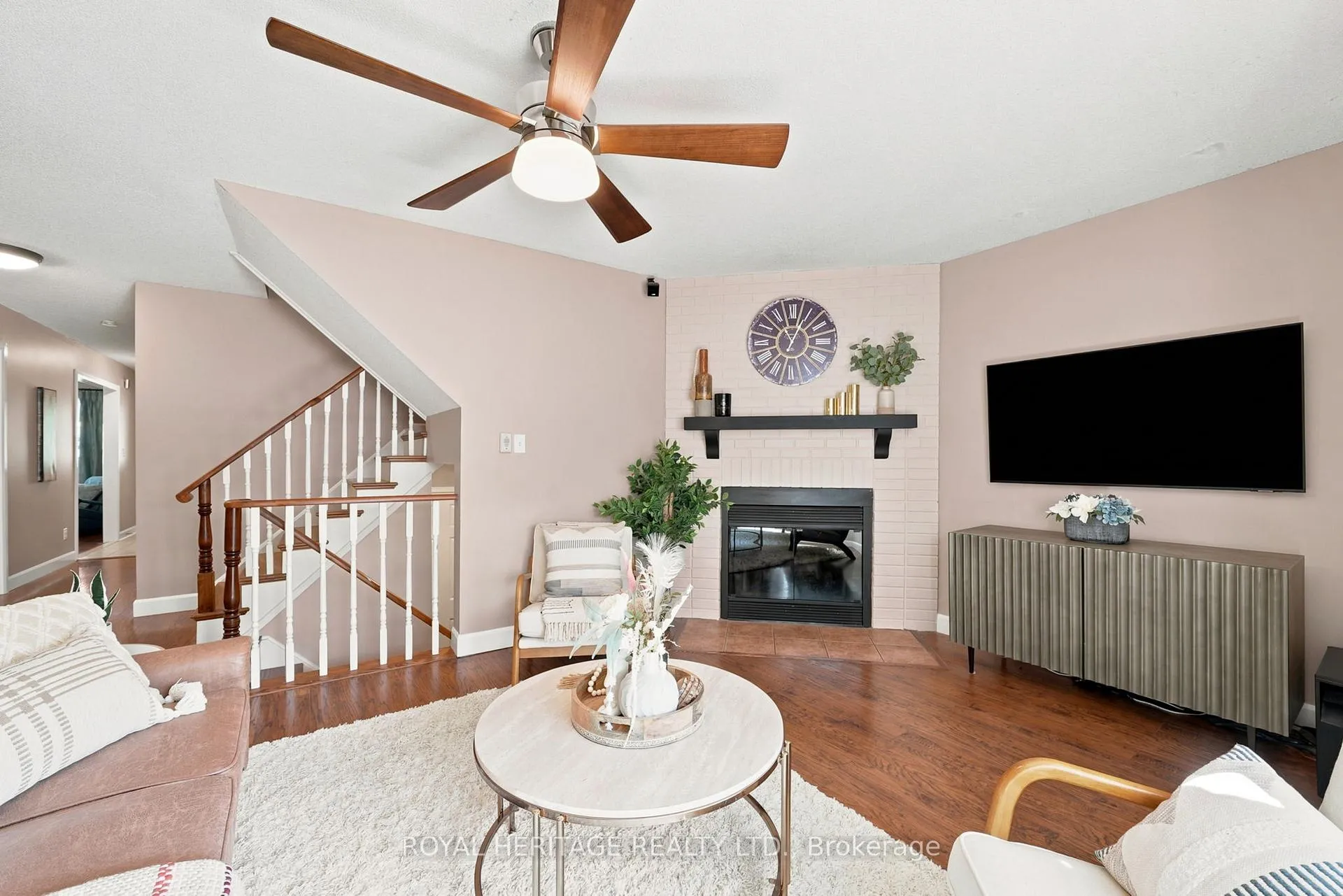 Photo 8 of 689 Pascoe Court, Oshawa, Pinecrest — HOMEH