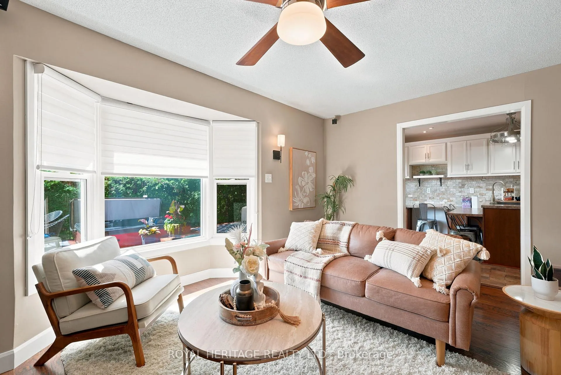 Photo 10 of 689 Pascoe Court, Oshawa, Pinecrest — HOMEH