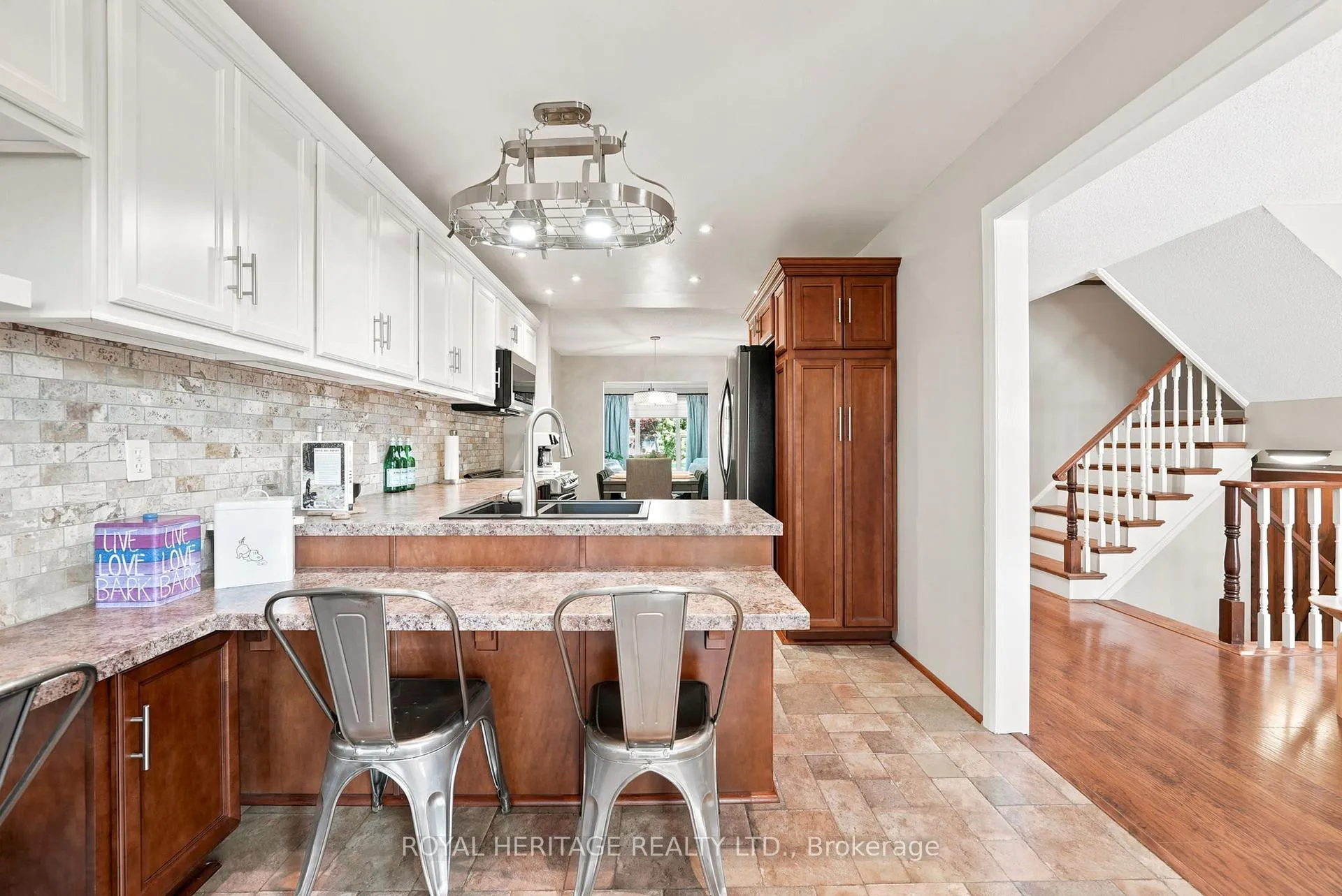 Photo 15 of 689 Pascoe Court, Oshawa, Pinecrest — HOMEH