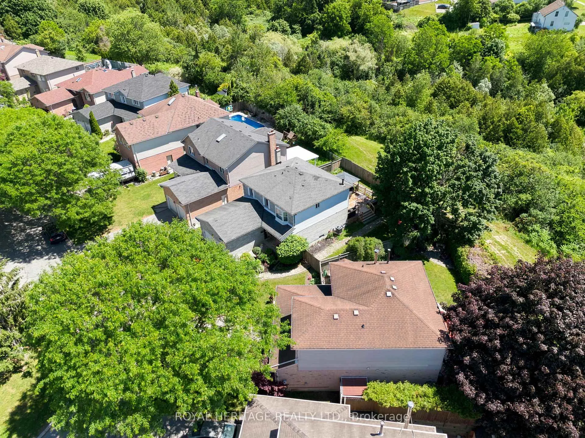 Photo 45 of 689 Pascoe Court, Oshawa, Pinecrest — HOMEH